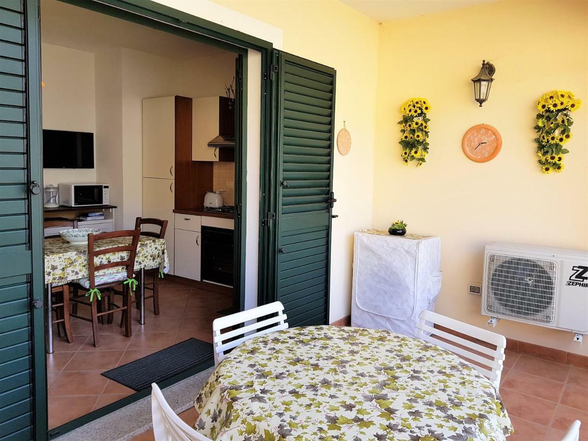 Borgo Lu Canali Da Gavino Apartment Badesi Exterior photo